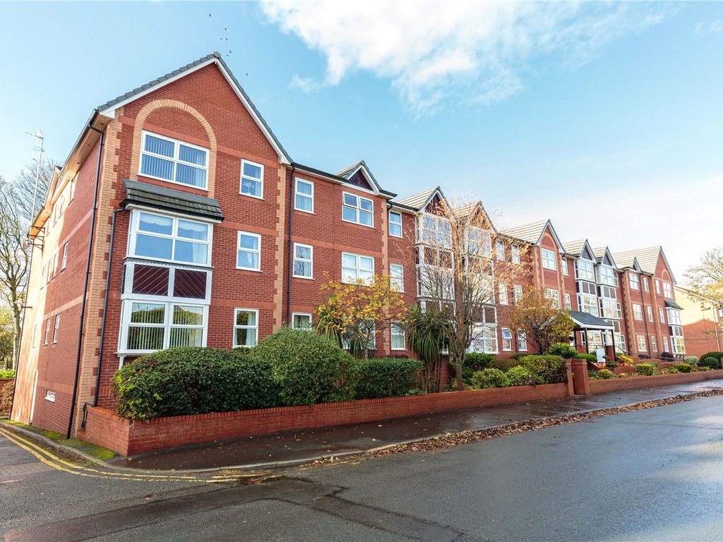 2 bed flat for sale in St. Andrews Road North, Lytham St. Annes, Lancashire FY8, £122,000
