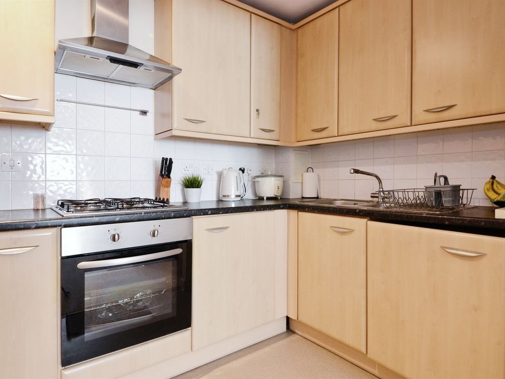 2 bed flat for sale in Cezanne Road, Garston, Watford WD25, £147,500