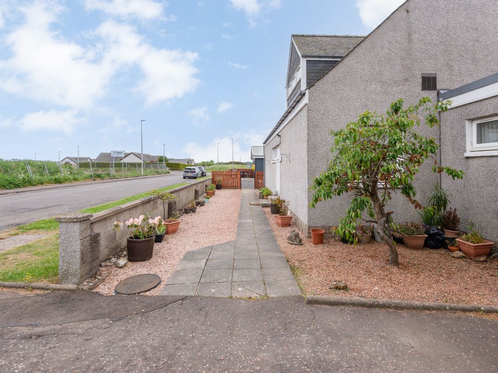 5 bed detached house for sale in Main Road, Arbroath DD11, £270,000