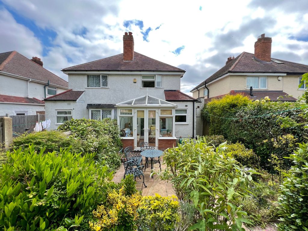 2 bed semi-detached house for sale in Howard Road, Solihull B92, £250,000