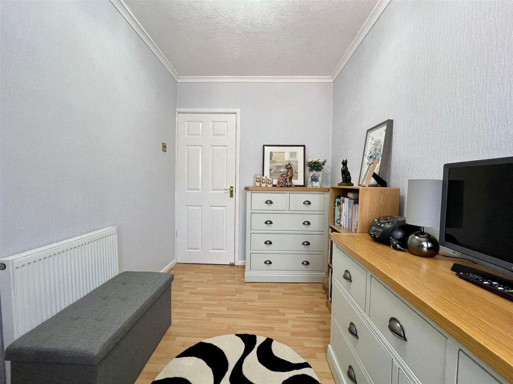 2 bed maisonette for sale in Gayhurst Drive, Yardley, Birmingham B25, £140,000