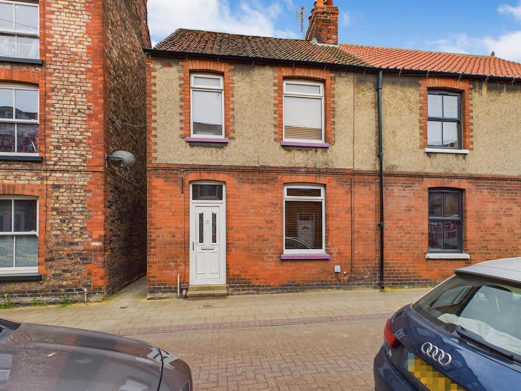 3 bed semi-detached house for sale in King Street, Driffield YO25, £145,000