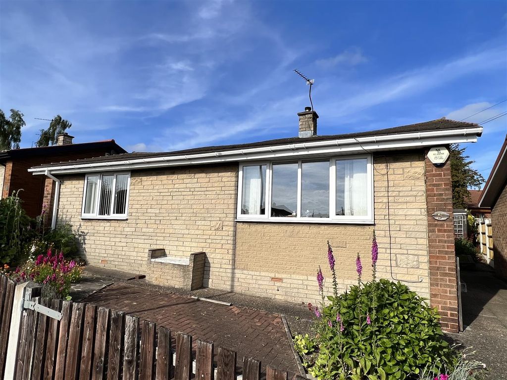 2 bed detached house for sale in Ridgeway Crescent, Carlton, Barnsley S71, £129,995
