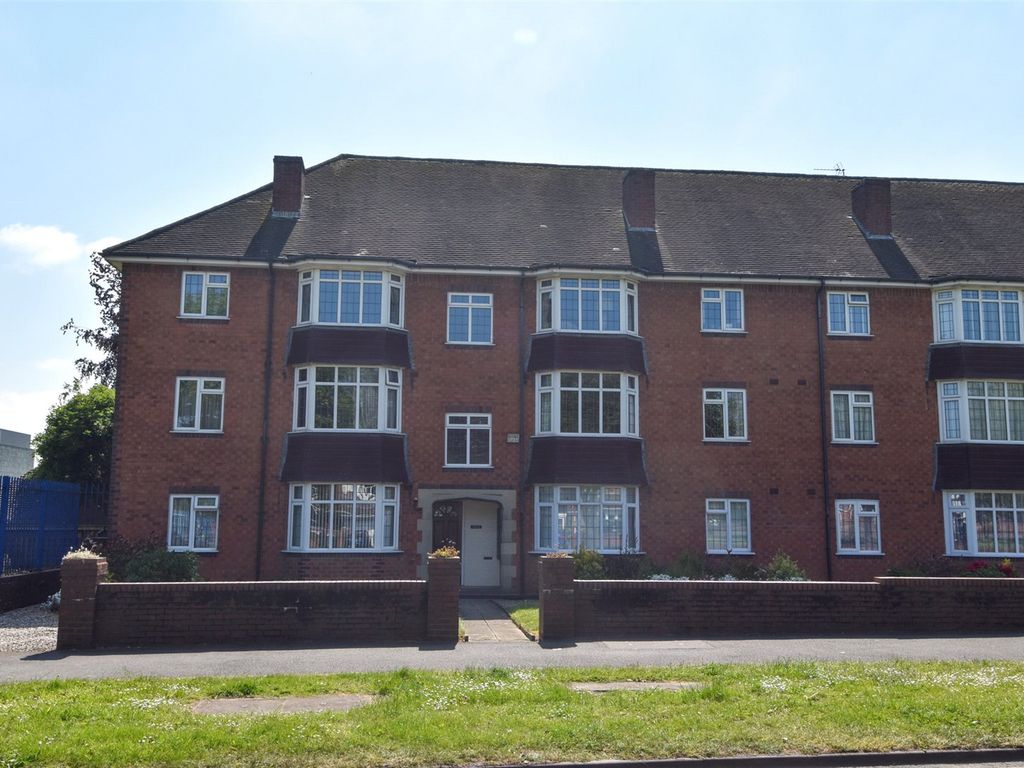 2 bed flat for sale in Bristol Road South, Northfield, Birmingham B31, £130,000