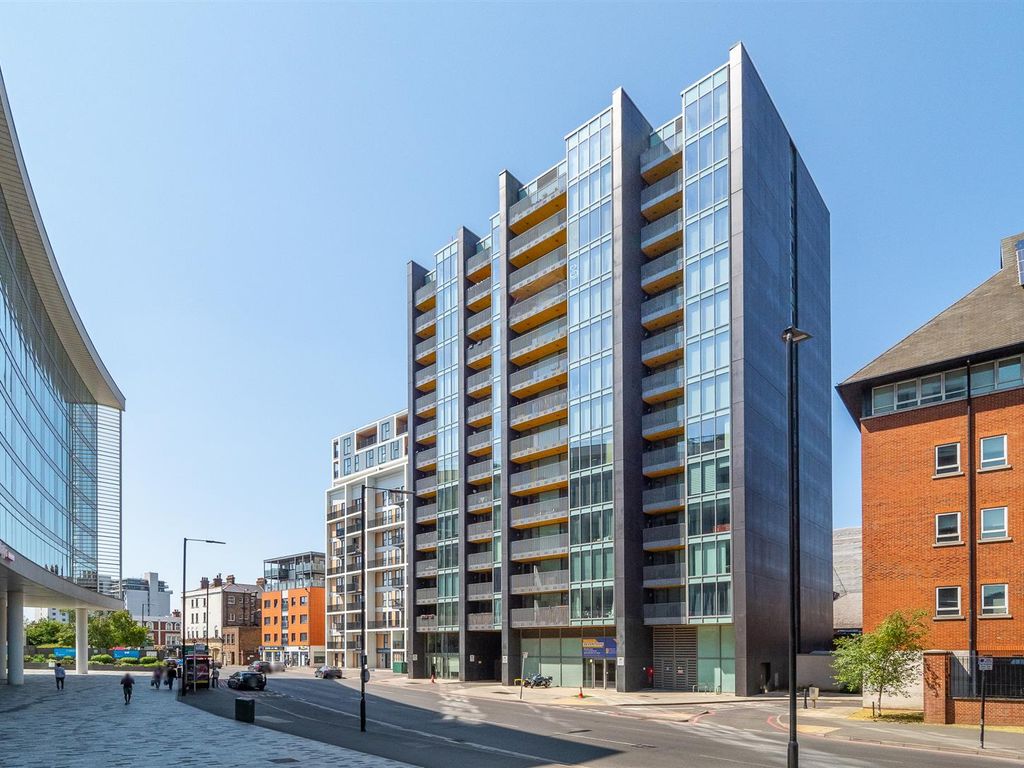 1 bed flat for sale in Sutton Court Road, Sutton SM1, £260,000