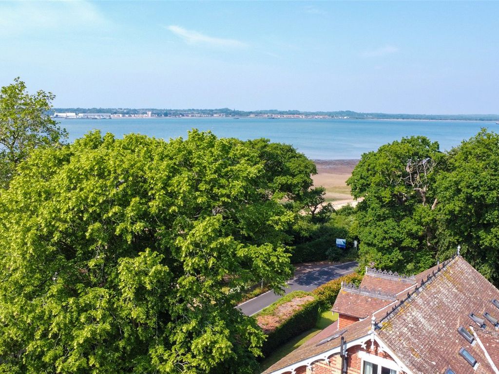 1 bed flat for sale in Abbey Hill, Netley Abbey, Southampton, Hampshire SO31, £182,500