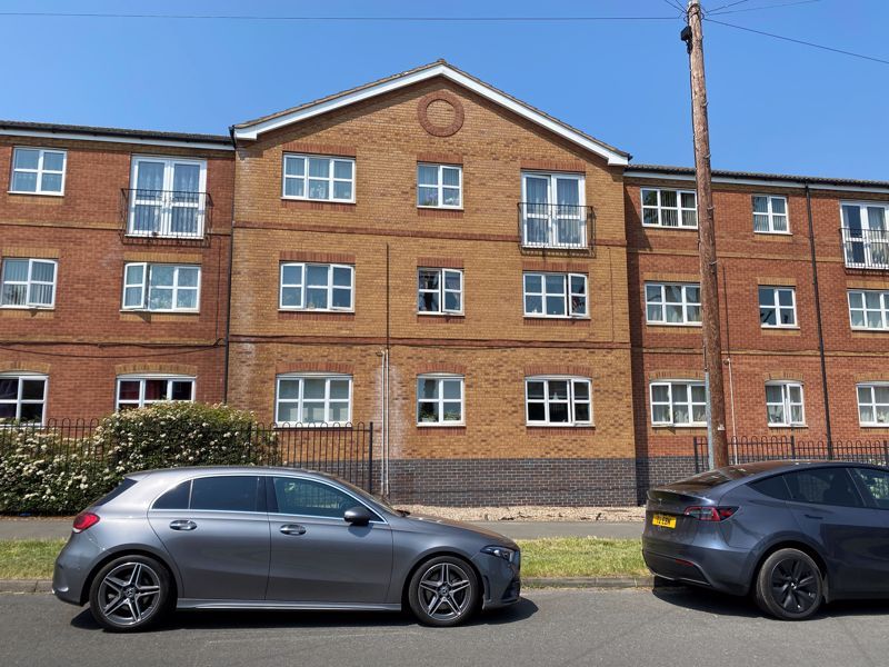2 bed flat for sale in Black-A-Tree Road, Nuneaton CV10, £89,950