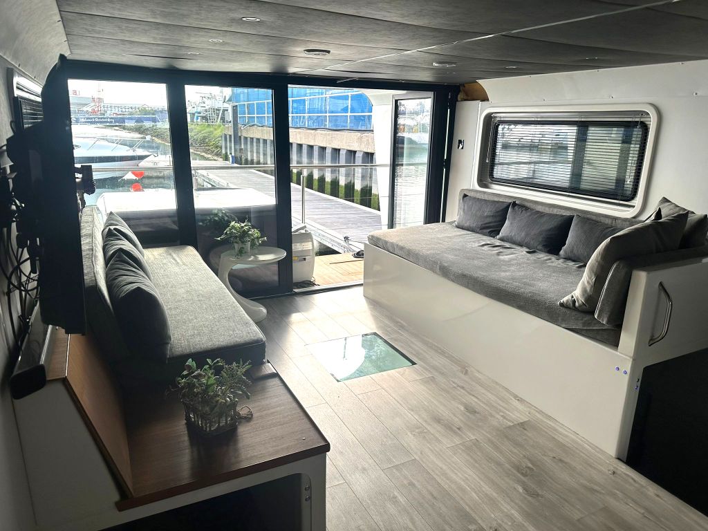 2 bed houseboat for sale in Eastern Concourse, Brighton Marina Village, Brighton BN2, £125,000