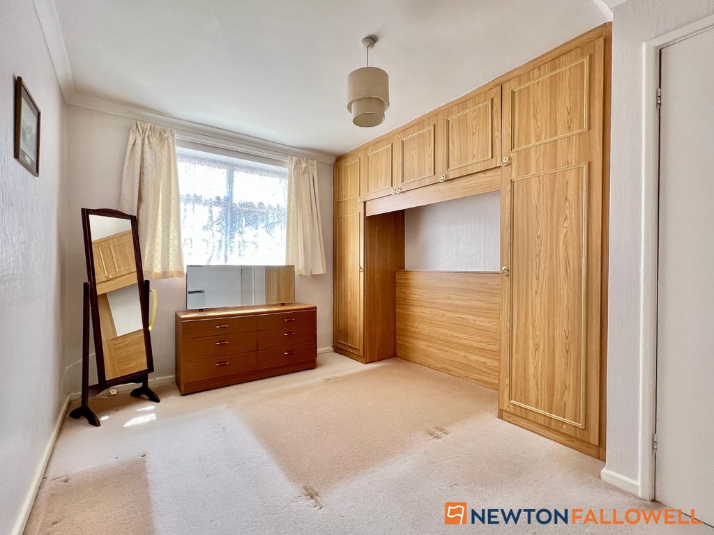 2 bed flat for sale in Hawthorne Crescent, Farndon, Newark NG24, £100,000
