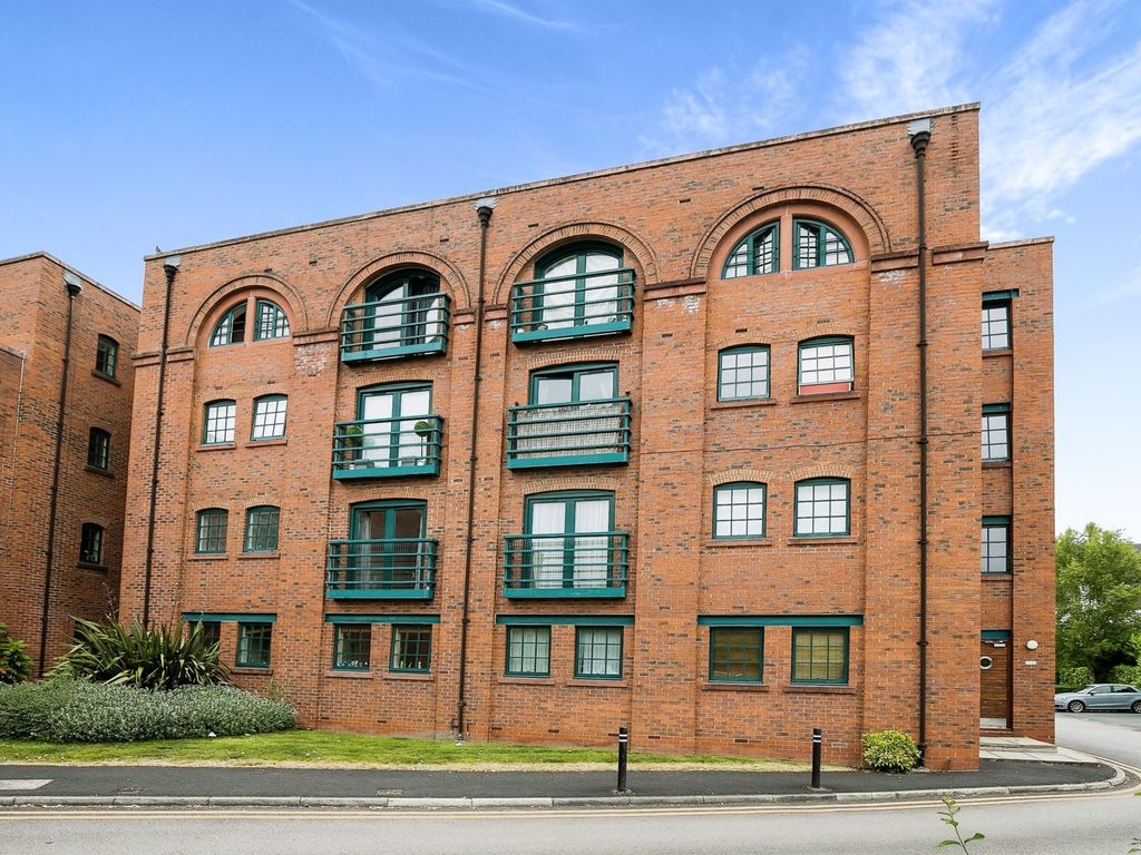 2 bed flat for sale in Wharton Court, Hoole Lane, Chester CH2, £160,000