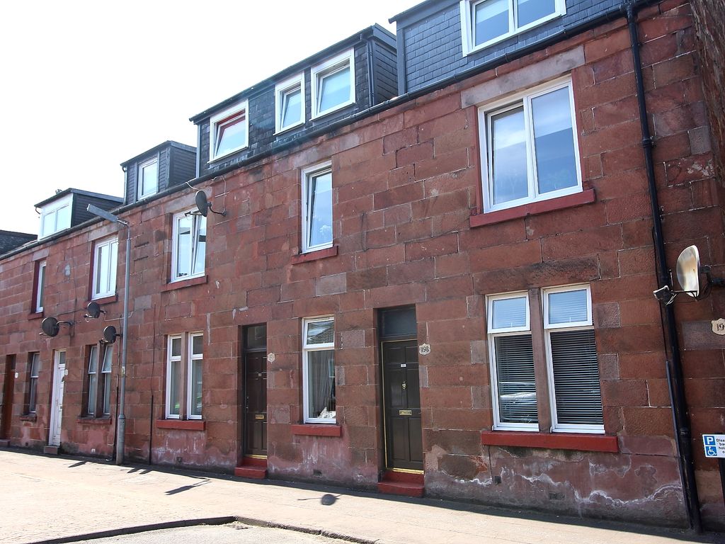 3 bed flat for sale in Middleton Street, Alexandria G83, £95,000