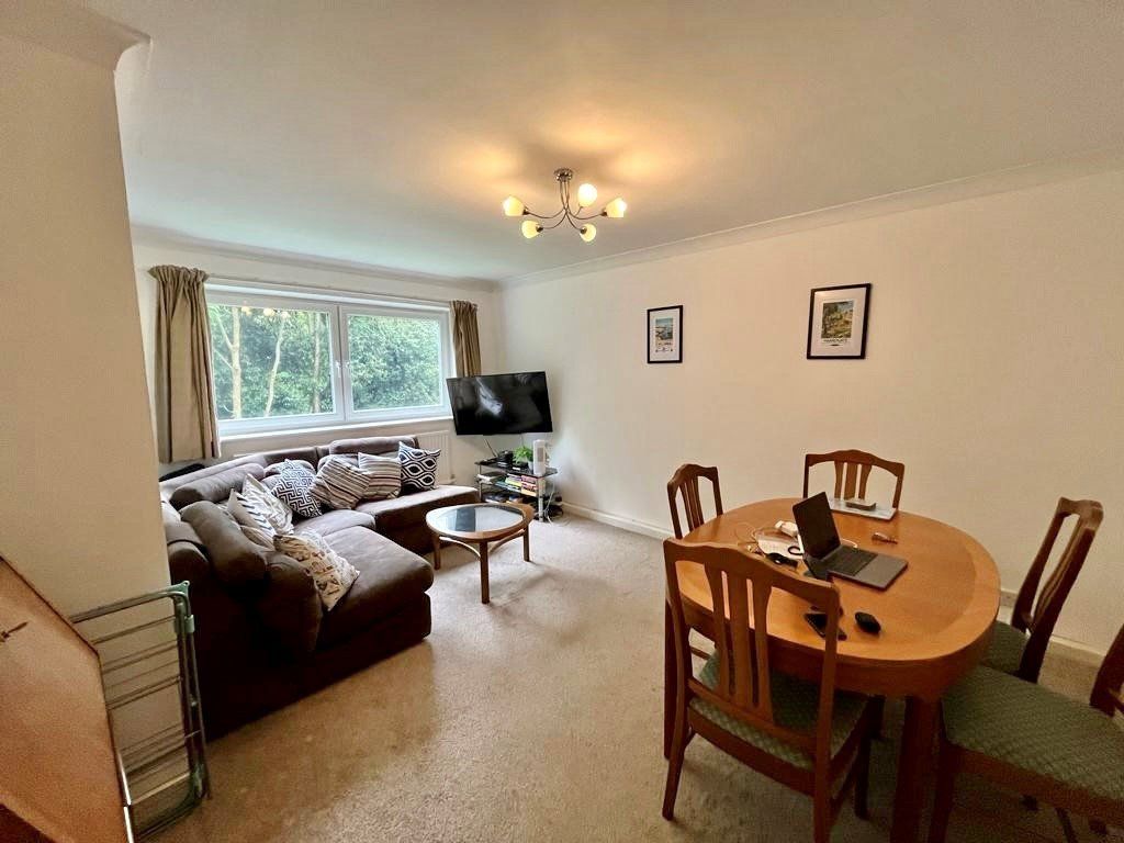 2 bed flat for sale in Coppice Beck Court, Harrogate HG1, £165,000