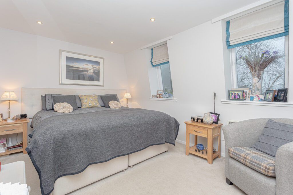 2 bed flat for sale in Guthrie Court, Auchterarder PH3, £270,000