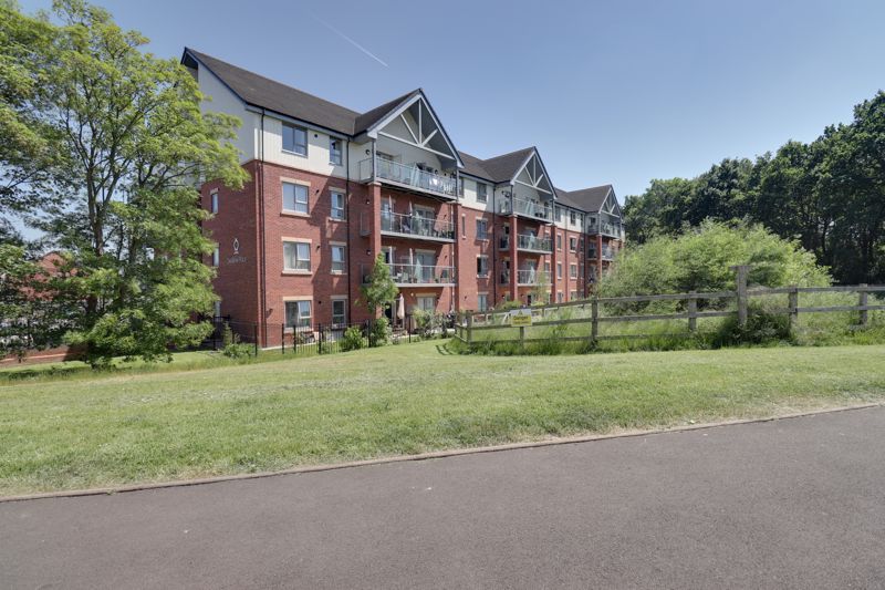 1 bed flat for sale in Swallow Place, Penkridge, Stafford ST19, £30,000