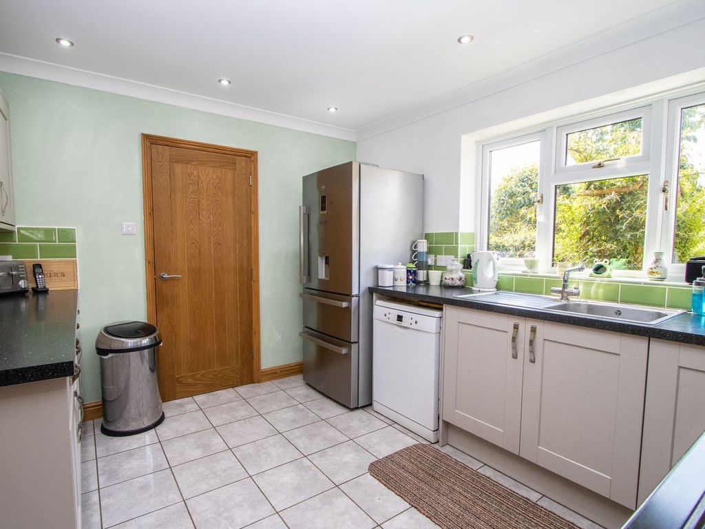 3 bed detached house for sale in Bunkers Hill, Wisbech St. Mary PE13, £315,000