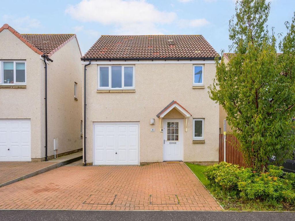 3 bed detached house for sale in Bluebird Way, Falkirk FK2, £225,000