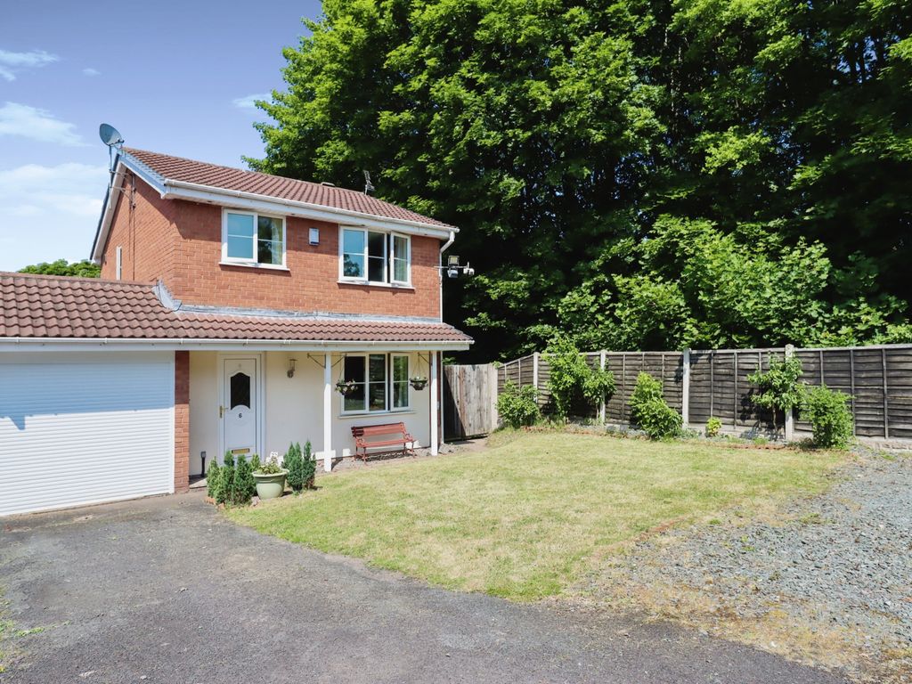3 bed detached house for sale in Auster Close, Telford TF1, £260,000