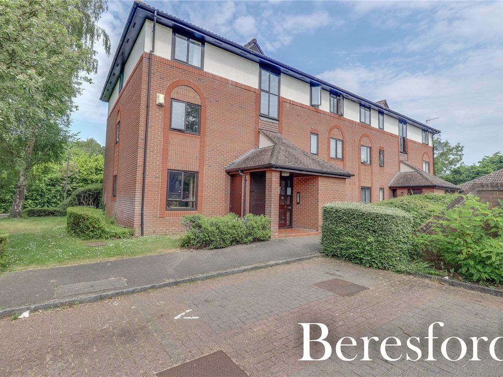 1 bed flat for sale in Barnston Way, Hutton CM13, £225,000