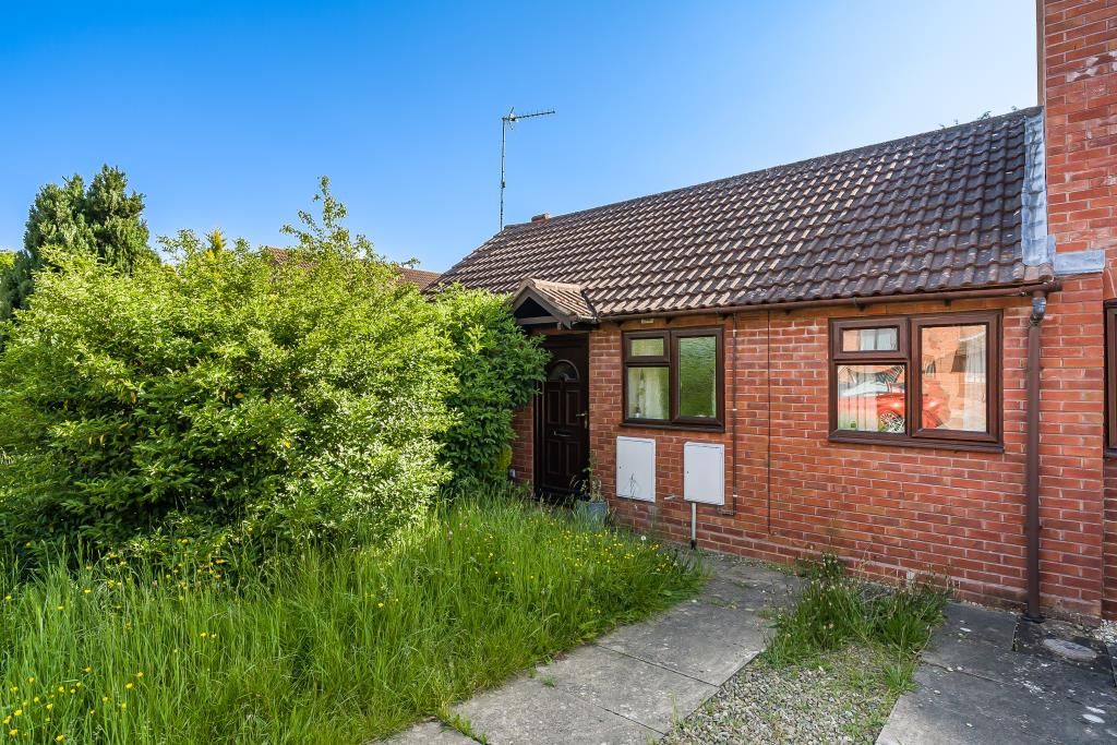 2 bed bungalow for sale in Leominster, Herefordshire HR6, £170,000