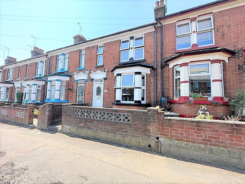 3 bed terraced house for sale in Valley Road, Gillingham ME7, £300,000