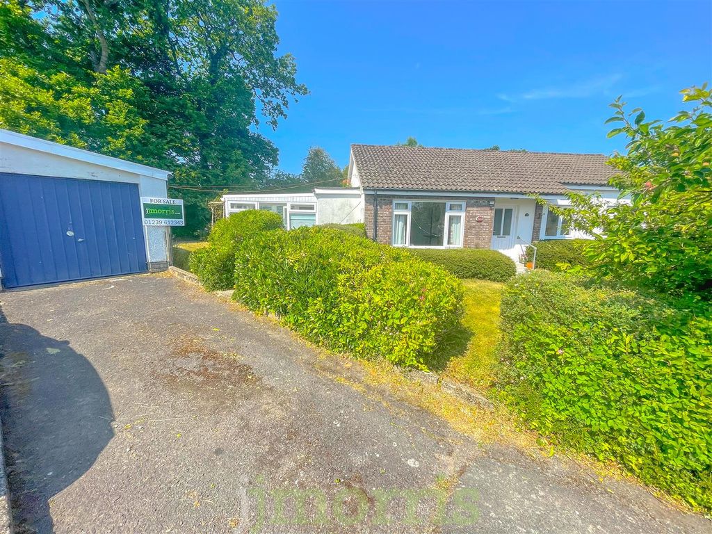3 bed bungalow for sale in Gelliwen, Llechryd, Cardigan SA43, £279,950