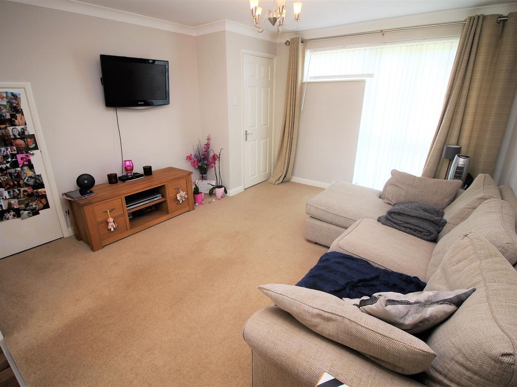 2 bed terraced house for sale in Tadcroft Walk, Calcot, Reading RG31, £300,000