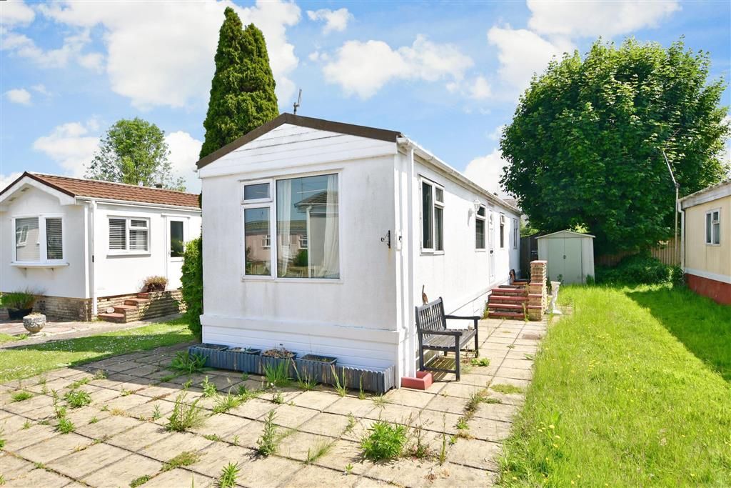 2 bed mobile/park home for sale in Penarth Gardens, Littlehampton, West Sussex BN17, Sale by tender