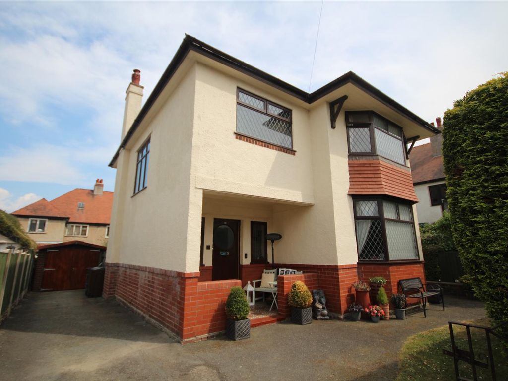 4 bed detached house for sale in Victoria Road, Old Colwyn, Colwyn Bay LL29, £299,950