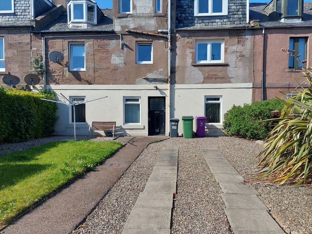 2 bed flat for sale in India Street, Montrose DD10, £90,000
