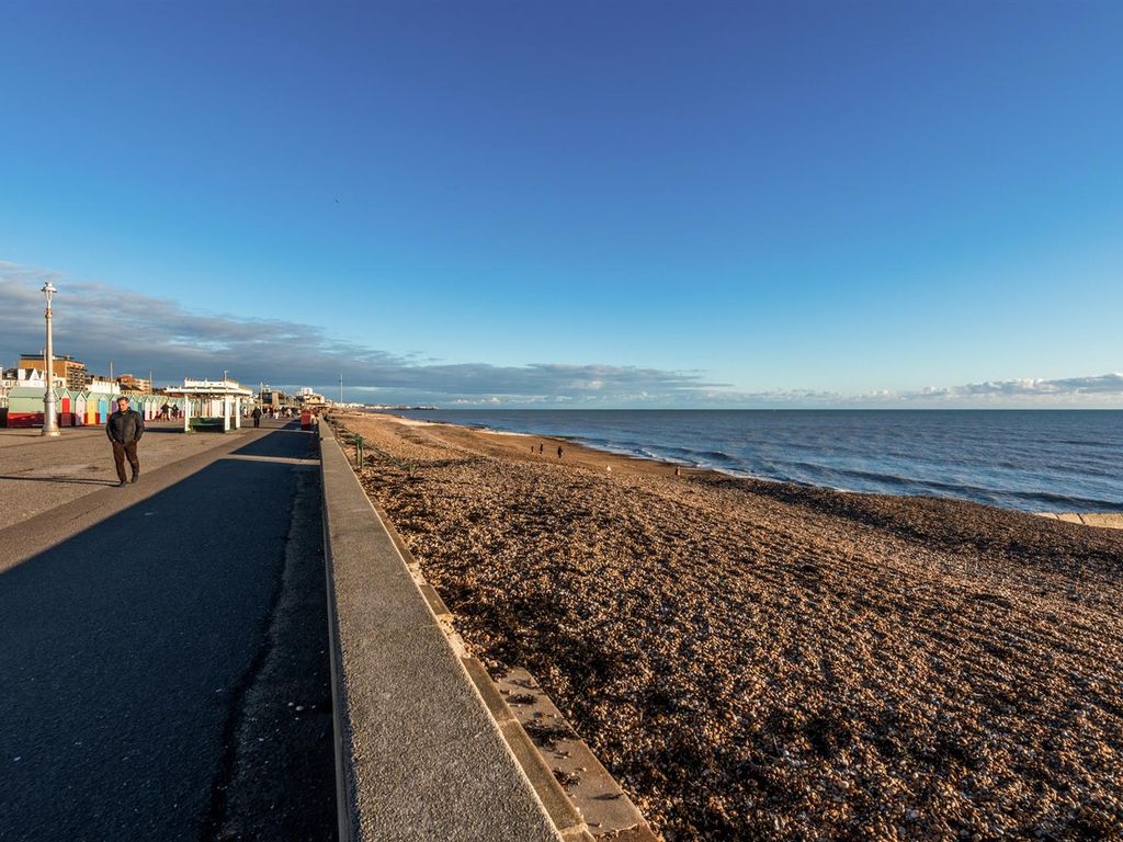 Property for sale in Beach Hut, Kingsway, Hove BN3, £29,500