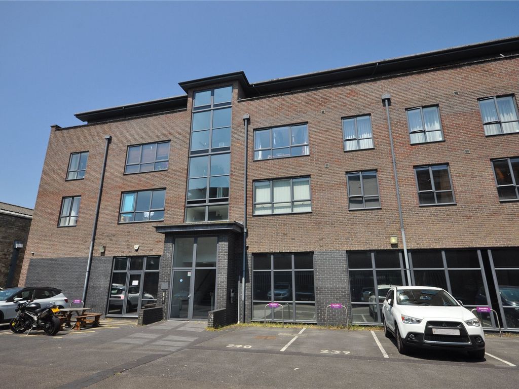 1 bed flat for sale in Priam House Fire Fly Avenue, Swindon SN2, £155,000