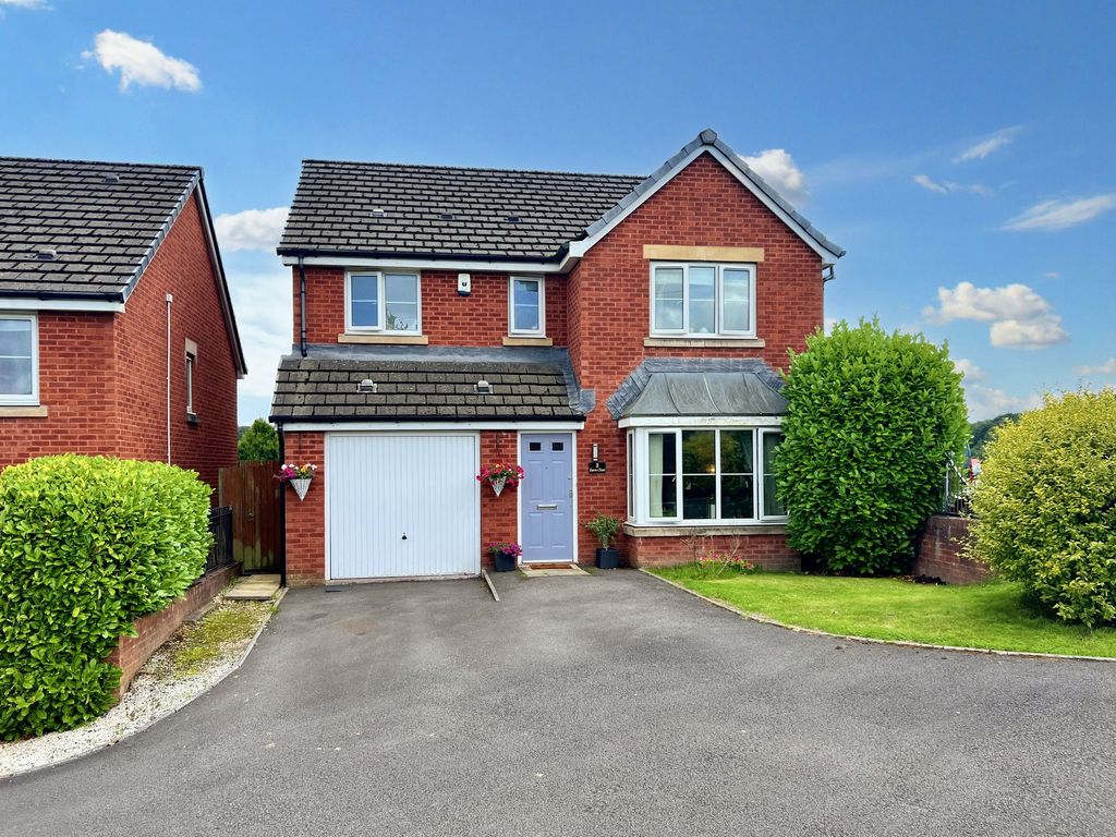4 bed detached house for sale in Farm Close, Tir-Y-Berth CF82, £280,000