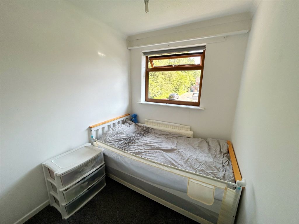 3 bed detached house for sale in Hillingdon Close, Hollinwood, Oldham OL8, £265,000