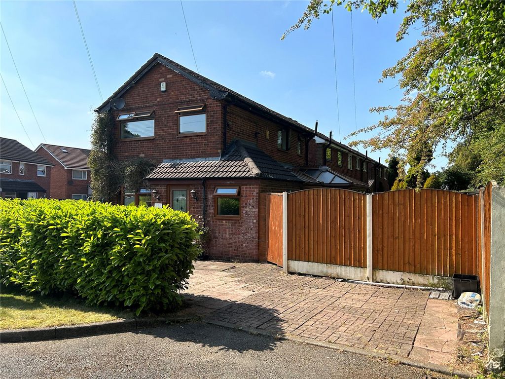 3 bed detached house for sale in Hillingdon Close, Hollinwood, Oldham OL8, £265,000