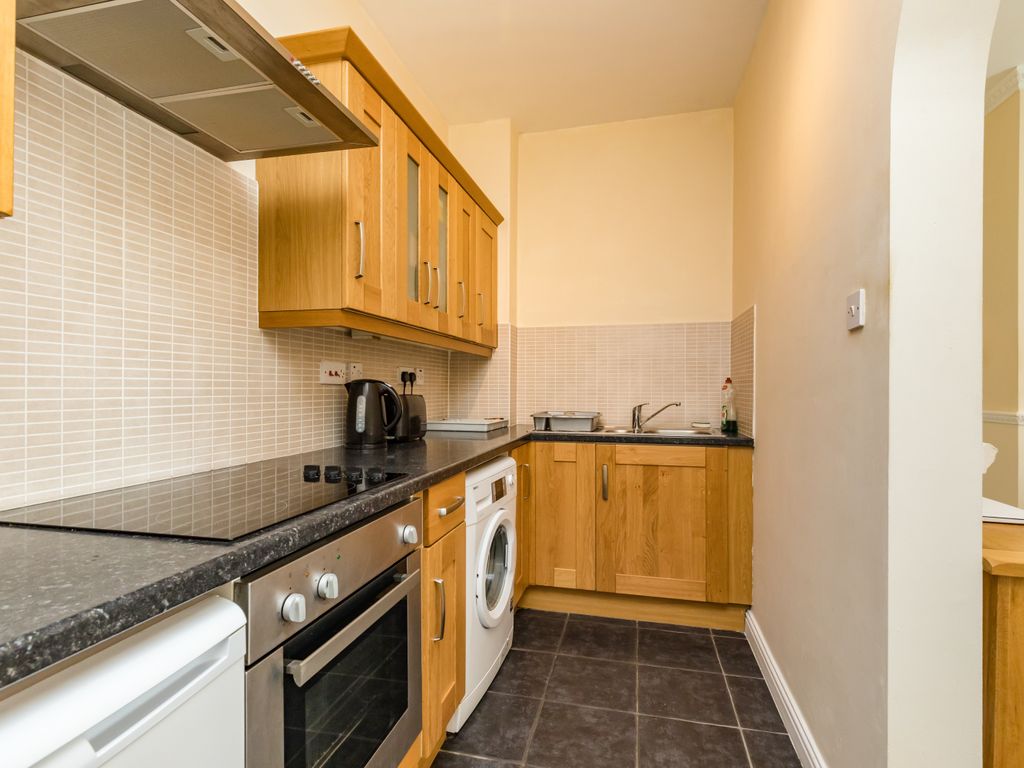 1 bed flat for sale in Starboard Court, Brighton Marina Village, Brighton BN2, £250,000