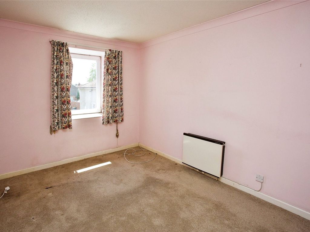 1 bed flat for sale in Stoke Road, Gosport PO12, £80,000
