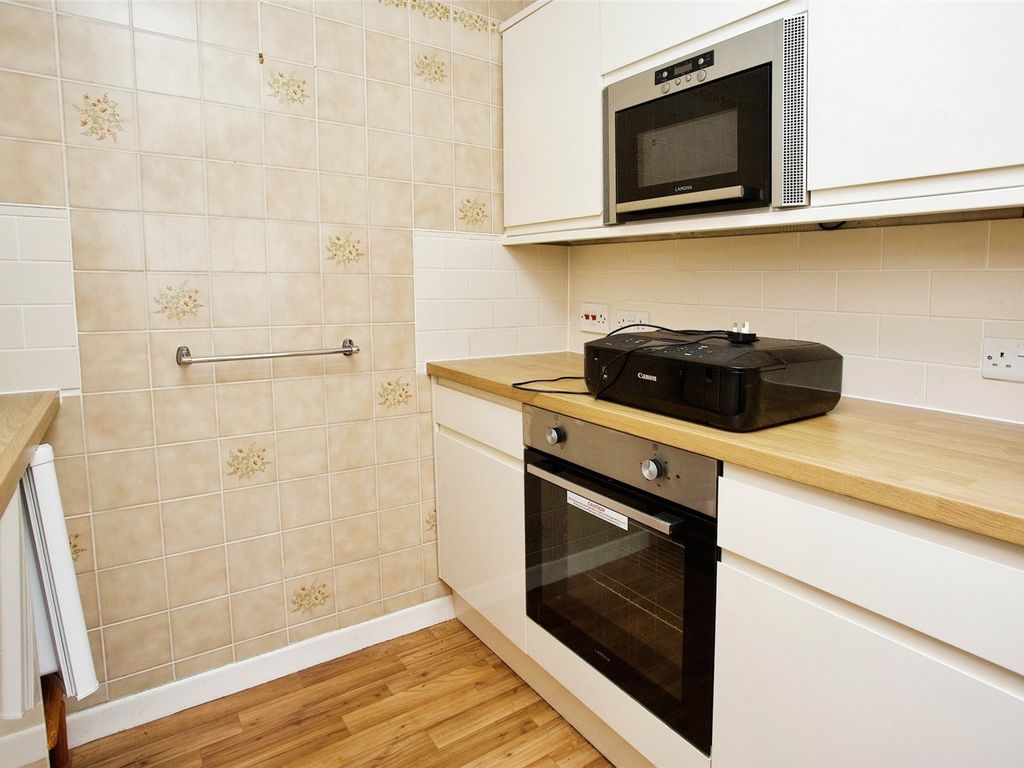 1 bed flat for sale in Stoke Road, Gosport PO12, £80,000