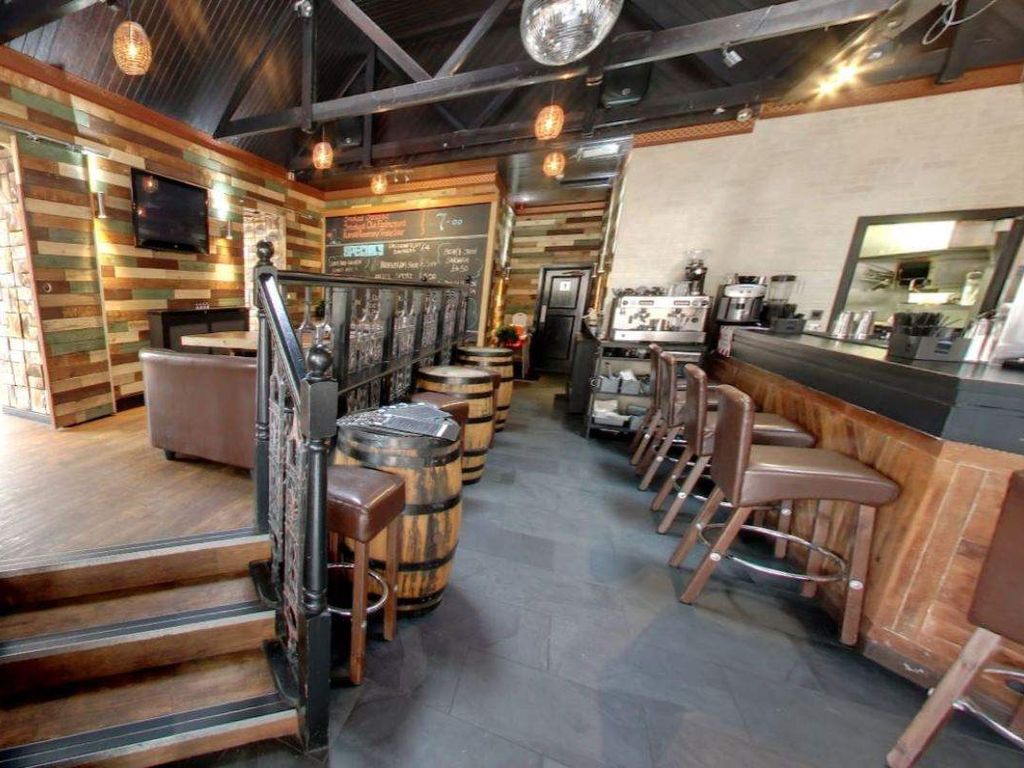 Restaurant/cafe for sale in Hamilton, Scotland, United Kingdom ML3, £599,995