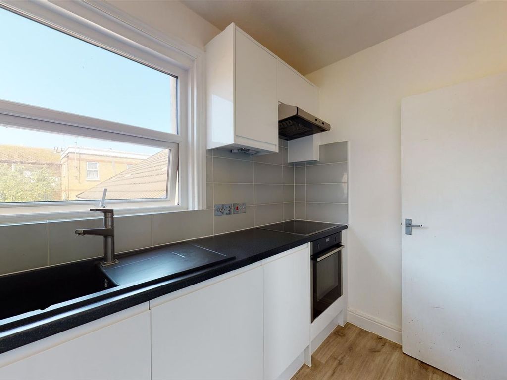 1 bed flat for sale in Gordon Road, Cliftonville CT9, £70,000