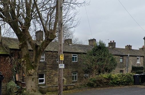 2 bed cottage for sale in New Row, Bradford BD9, £99,000