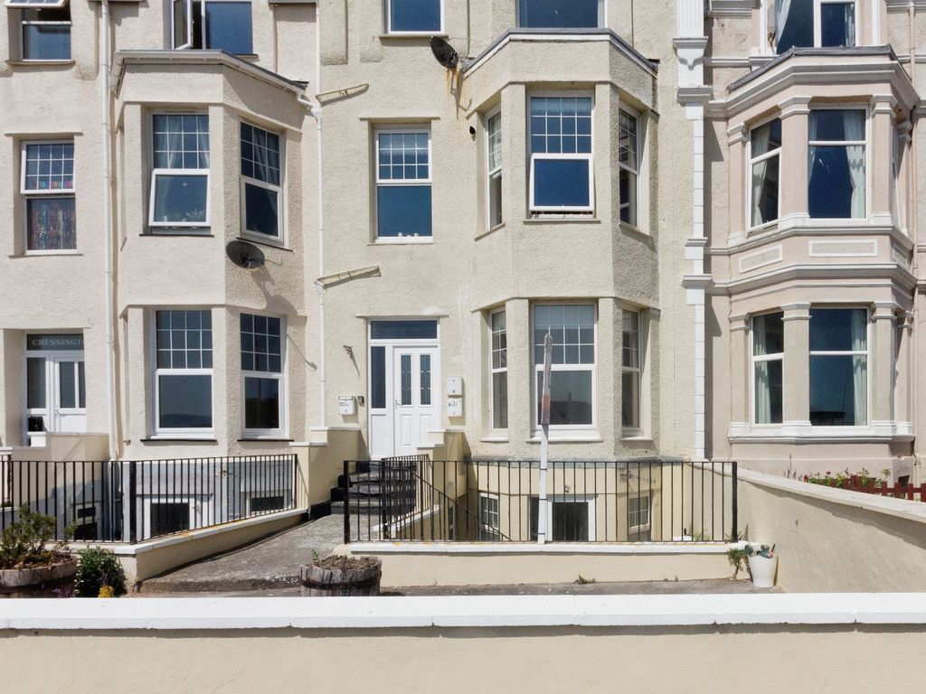 1 bed flat for sale in West Parade, Llandudno, Conwy LL30, £180,000
