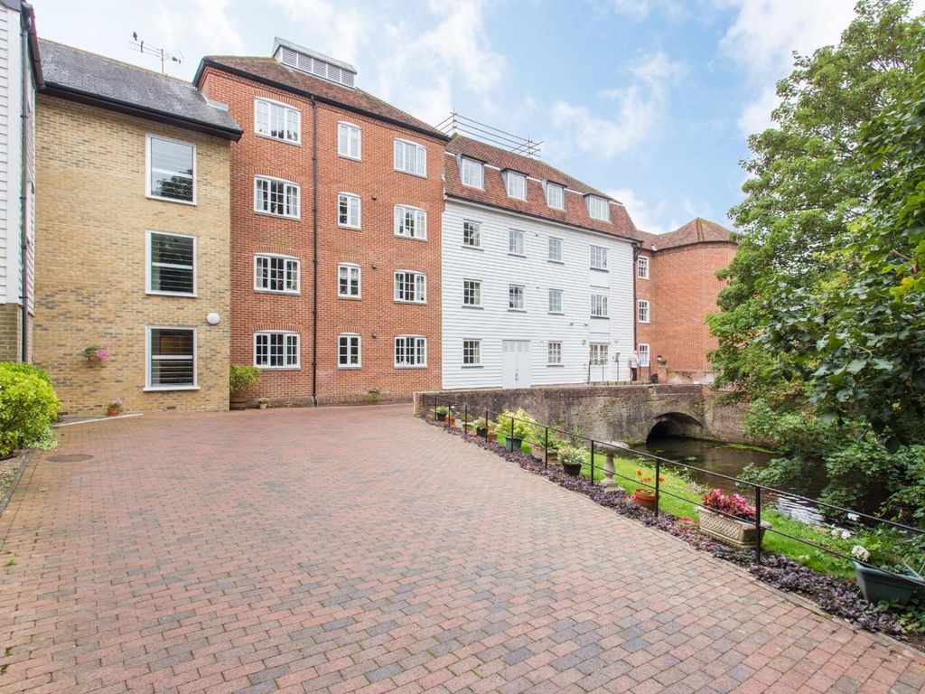 2 bed flat for sale in The Causeway, Deans Mill Court The Causeway CT1, £200,000