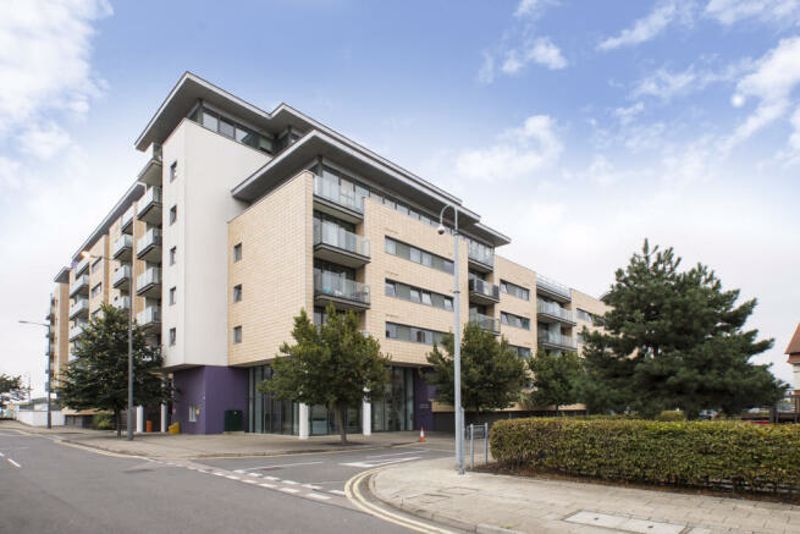 1 bed flat for sale in Albert Basin Way, Gallions Reach E16, £220,000