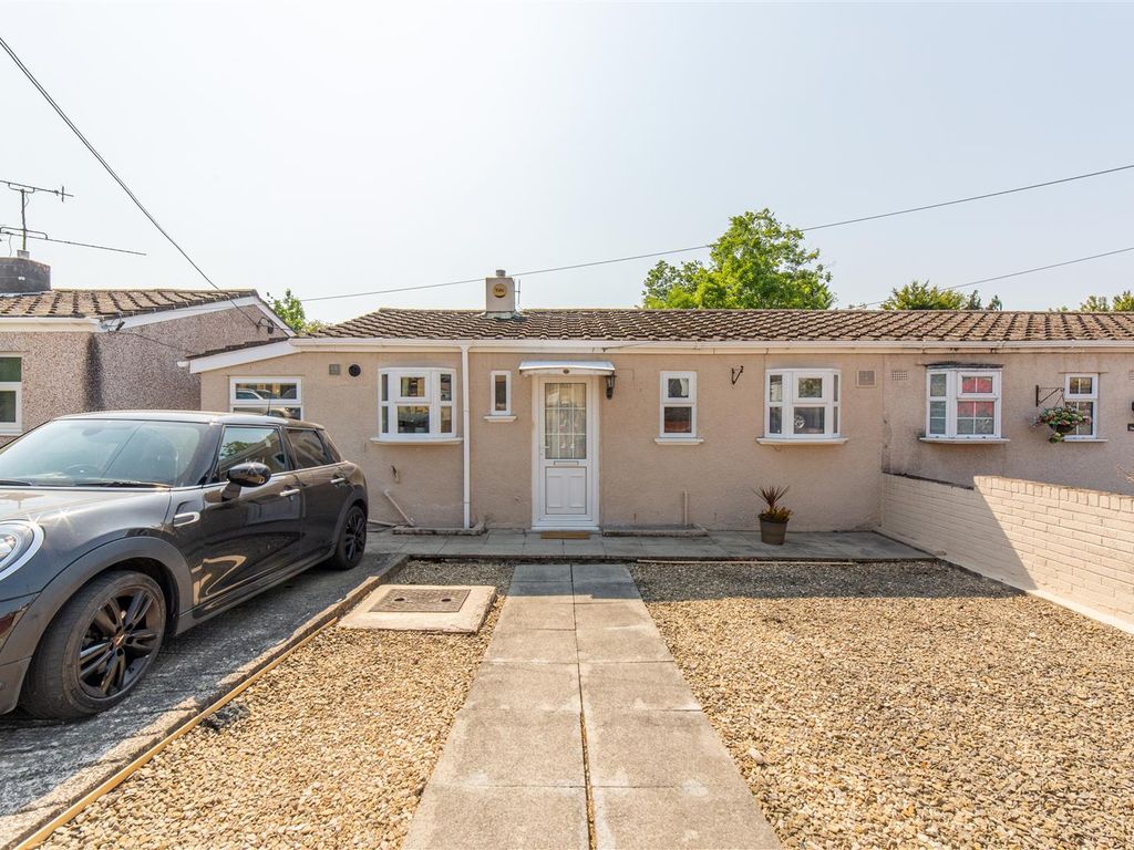 2 bed bungalow for sale in The Walk, New Inn, Pontypool NP4, £210,000