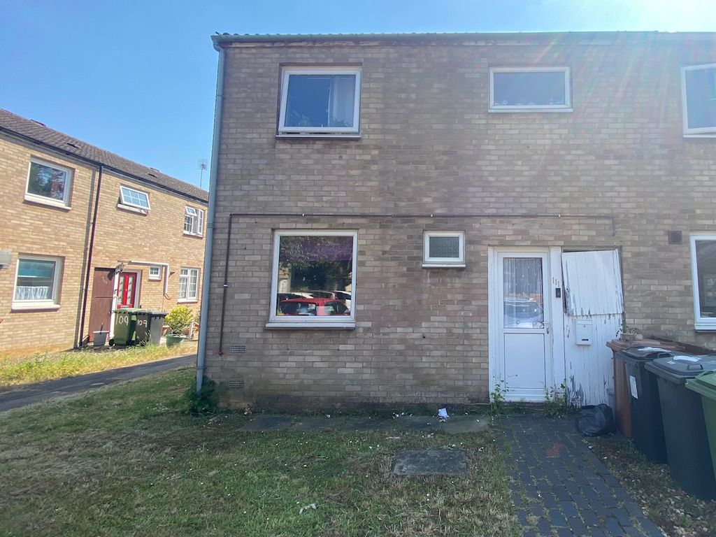 3 bed terraced house for sale in Muskham, Peterborough PE3, £189,995