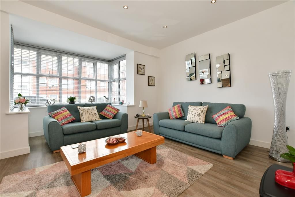 1 bed flat for sale in Beresford Gardens, Cliftonville, Margate, Kent CT9, £180,000
