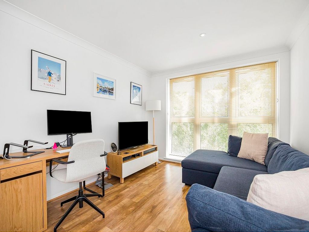 1 bed flat for sale in Horseferry Road, Limehouse E14, £315,000