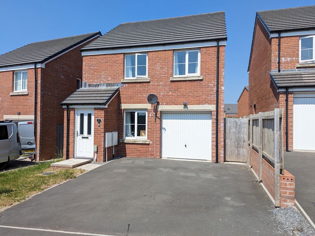 3 bed detached house for sale in Heol Y Plas, Carway, Kidwelly. SA17, £194,995