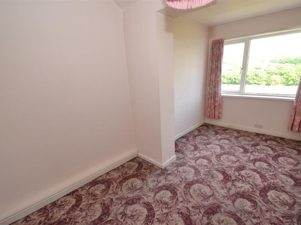 3 bed end terrace house for sale in Birkenshaw Lane, Birkenshaw, Bradford BD11, £150,000