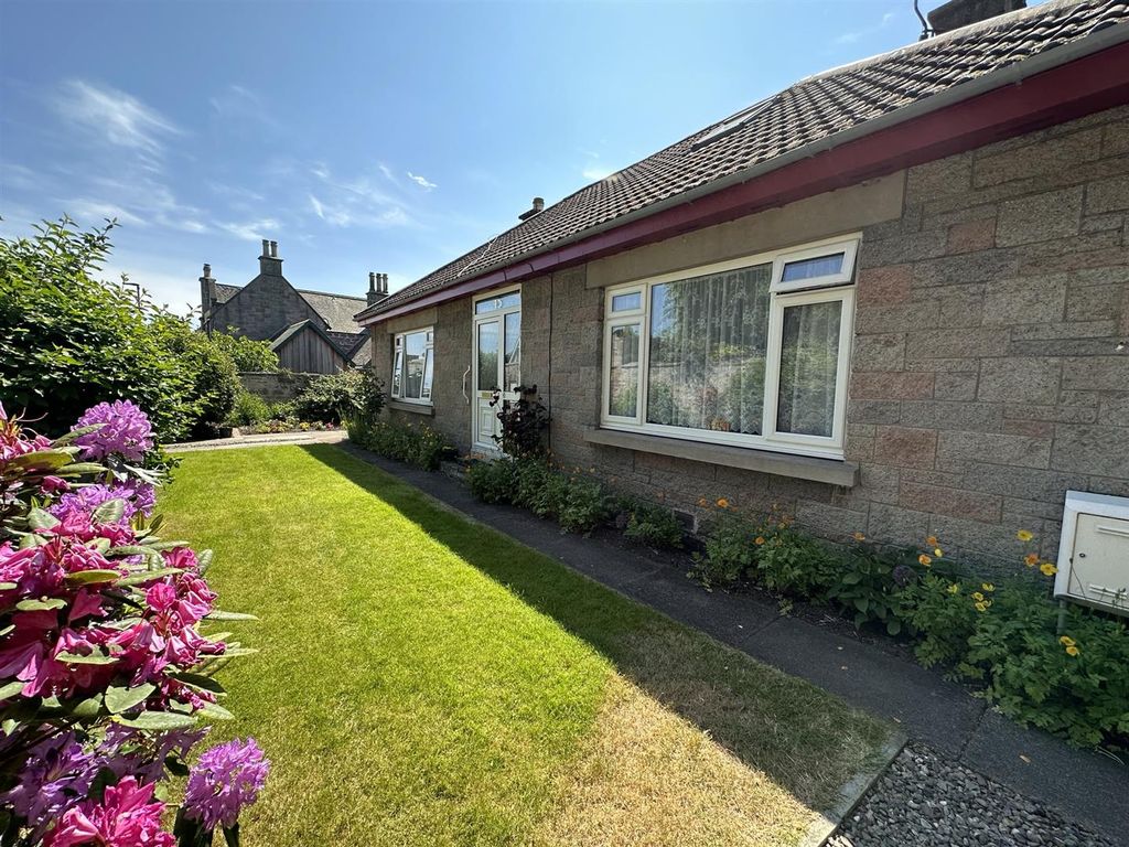 4 bed detached house for sale in Academy Street, Elgin IV30, £250,000